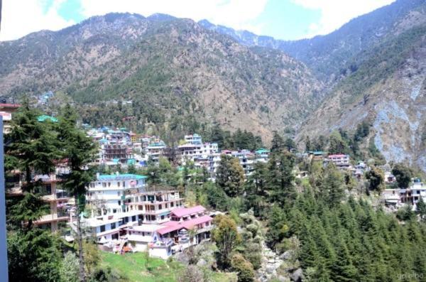 Stayapart - Hotel Bagsu Sarovar Dharamshala Exterior photo